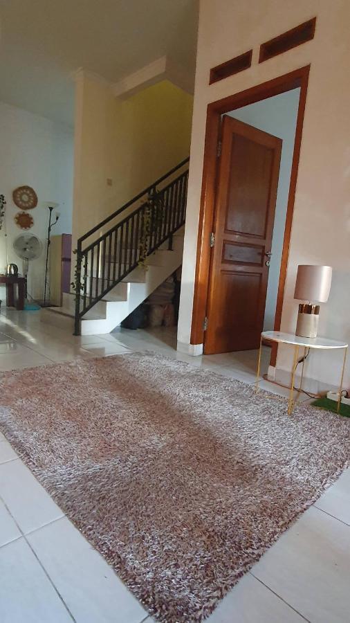 House In Bekasi Timur Villa Exterior photo